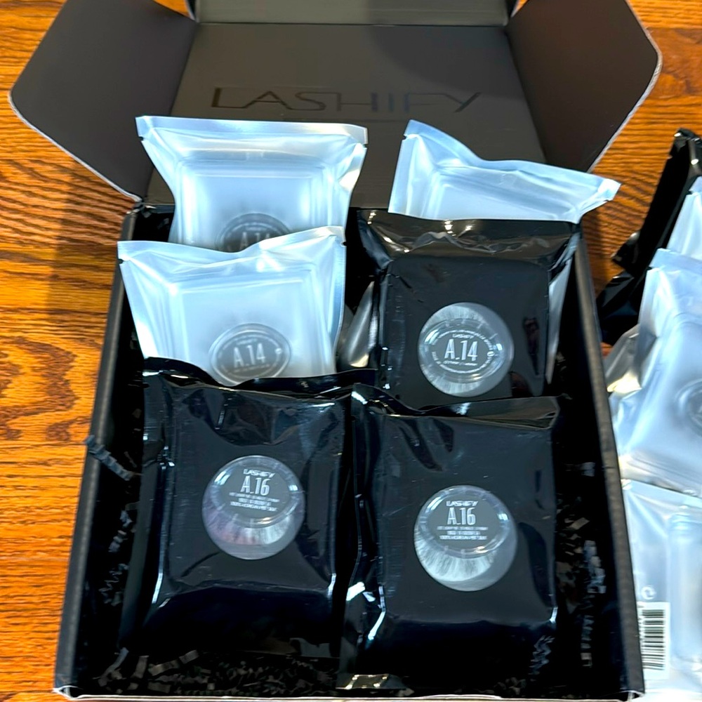 LASHIFY Bundle NWT - A14/16